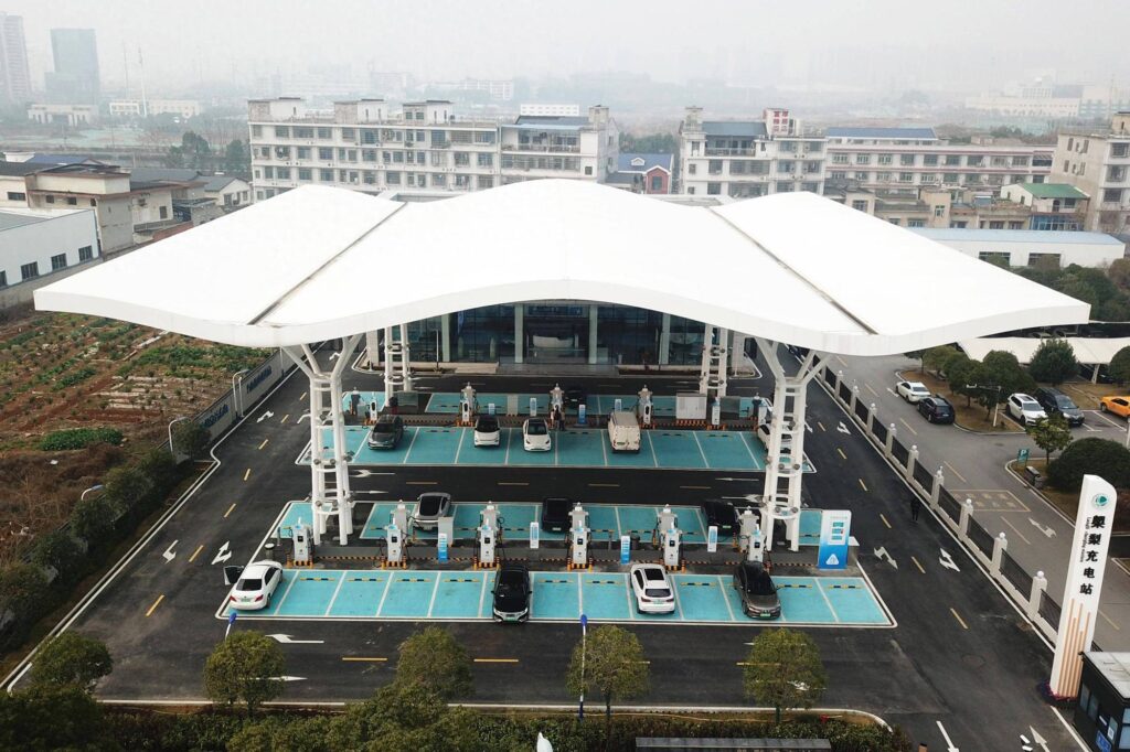 The rapid growth of the electric vehicle market, combined with government environmental policy support, has created tremendous market potential for the charging station business.