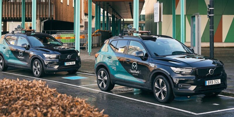 Wireless EV charging transforms traditional methods by enabling cable-free energy transfer via electromagnetic induction. The article covers its principles, market trends, policy backing, challenges, future innovations like dynamic charging and intelligent management, and environmental benefits such as lower emissions.