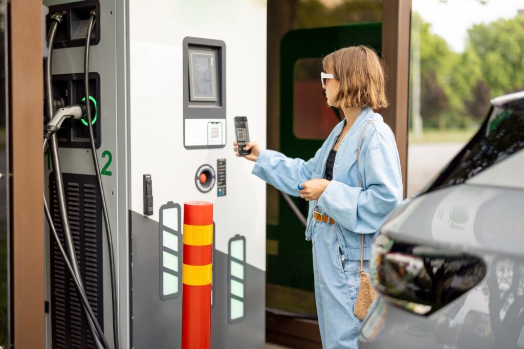 The Level 3 charging pile has obvious technical advantages. It features fast charging speed and high - power output, which is suitable for various electric vehicles. Customizable solutions can be provided, and it is also equipped with an intelligent charging management system. This system not only ensures safety and reliability but also reduces the operation cost.
